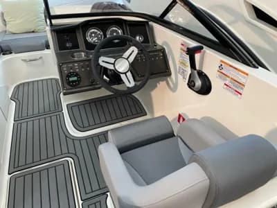Bayliner VR6 Bowrider 2