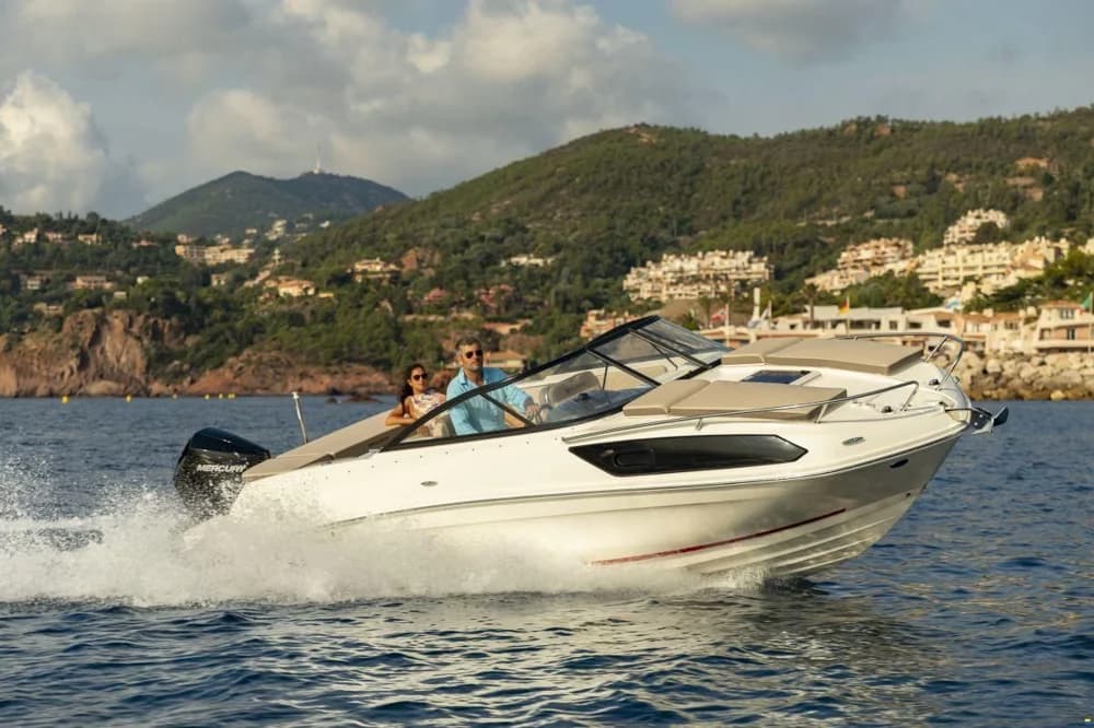 Bayliner VR6 Cuddy
