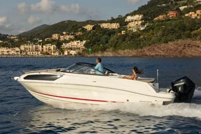 Bayliner VR6 Cuddy 4