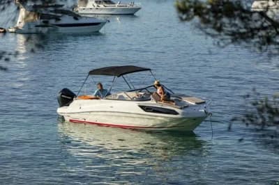 Bayliner VR6 Cuddy 5