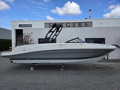Bayliner VR6 - MY2025 - 250HP - full options 2