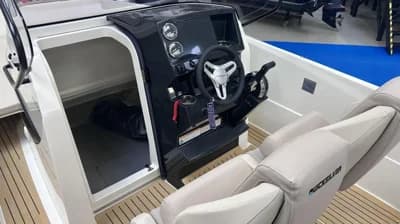 Quicksilver Activ 705 Open 5