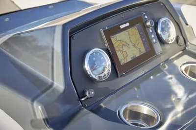 Quicksilver Activ 675 Sundeck und Trailer 4