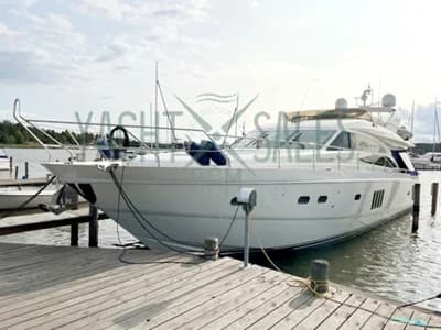 Princess 67 Fly 2