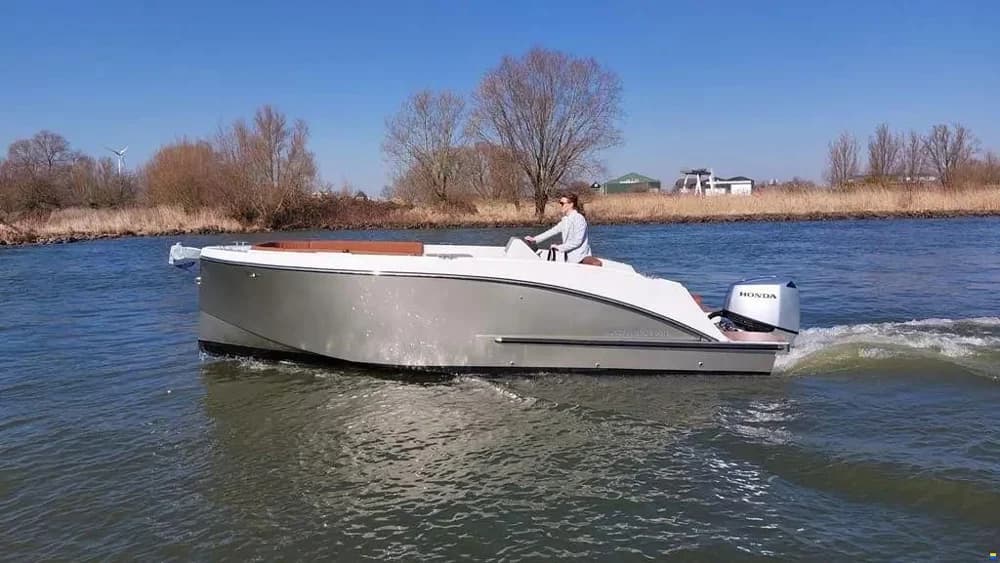 Maxima 680 Sport Lounge