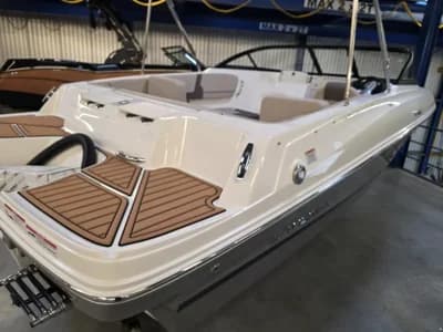 Bayliner VR4 Outboard 2