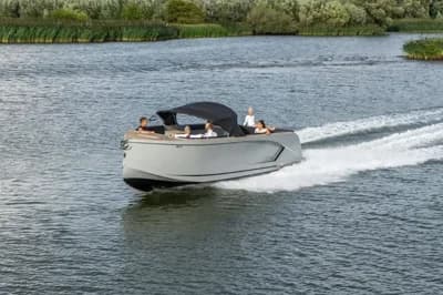 Maxima 840 Boat for Sale 2