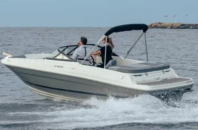 Bayliner VR4 Bowrider Inboard 2