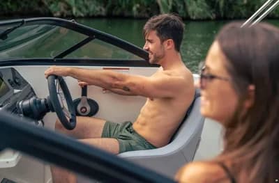 Bayliner VR4 Bowrider Inboard 5