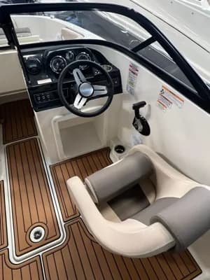 Bayliner VR4 O 5