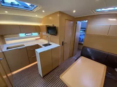 2016 Bavaria Sport 450 Boat for Sale in Newport 5