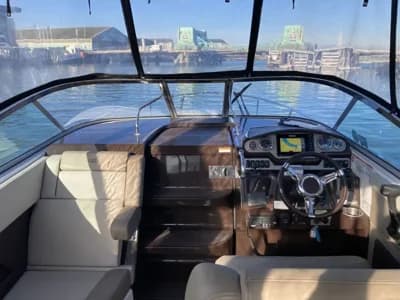 2014 Regal 280 Express Boat for Sale in Poole 2