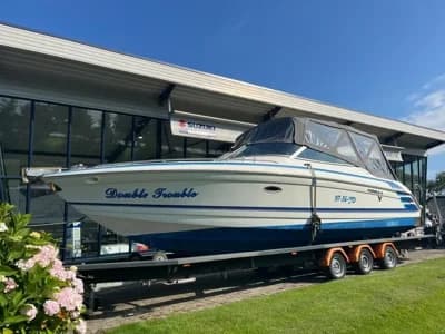 Formula F-280 SS Cuddy cabin 2