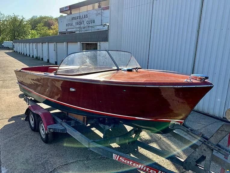 Chris Craft continental 18