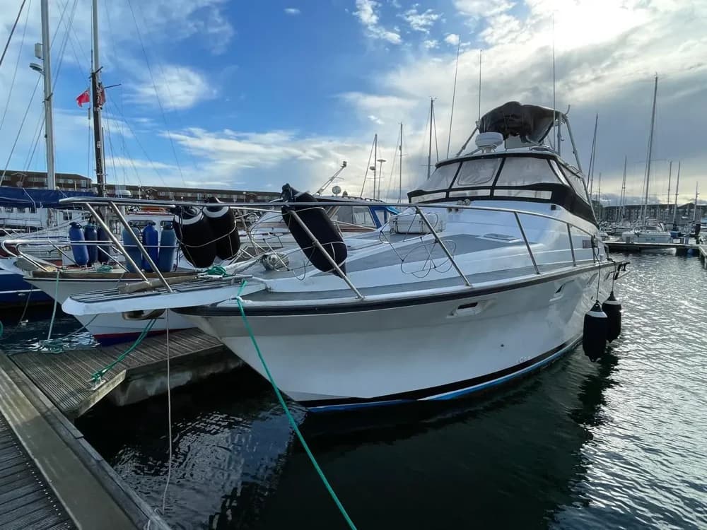 1984 Luhrs 340 Sports Fisherman Boat for Sale in Hartlepool