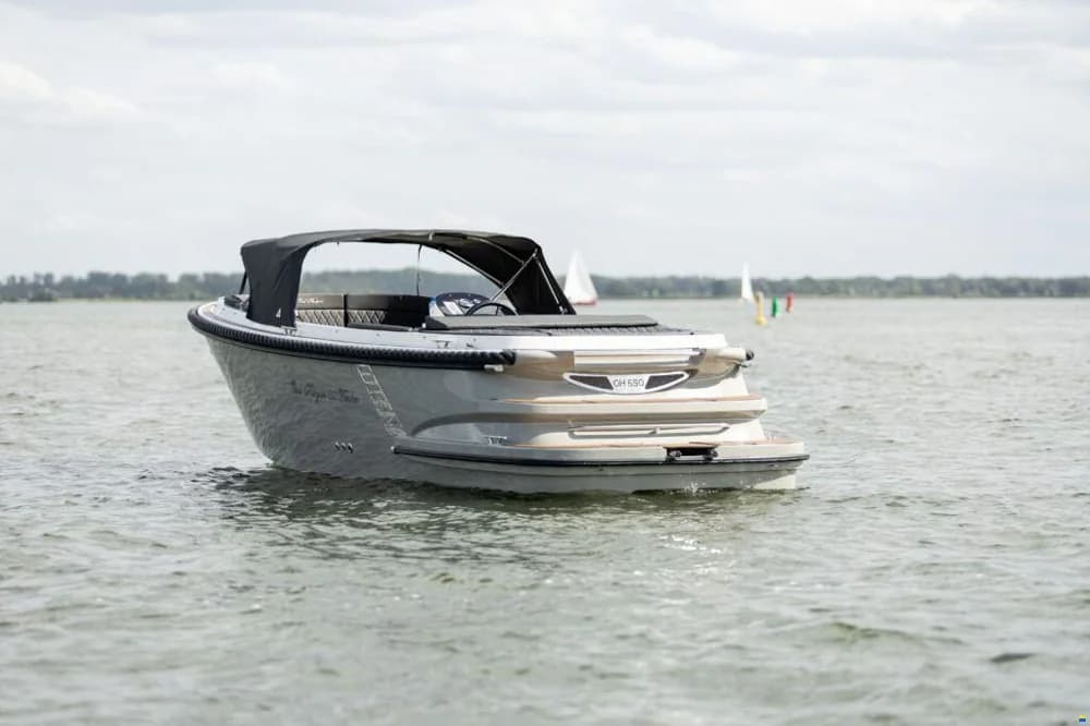 Oud Huijzer 740 tender