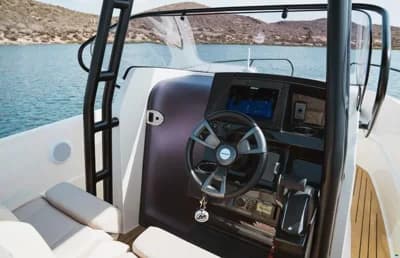 Quicksilver Activ 705 Open 5