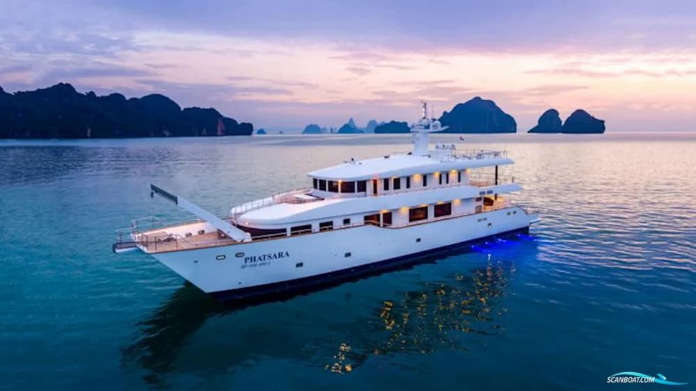 Custom Power Catamaran 37M