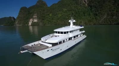 Custom Power Catamaran 37M 2