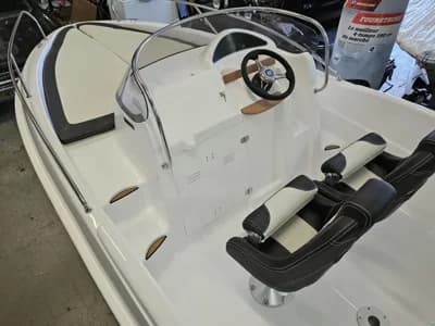 B2 Marine Cap Ferret 552 Sun Deck 4