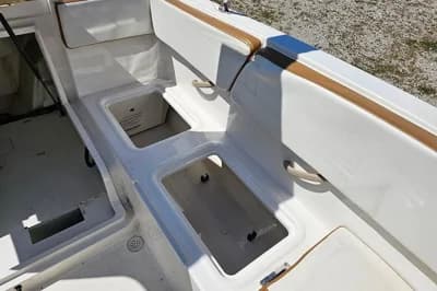 2021 Bayliner VR4 Bowrider OB 4