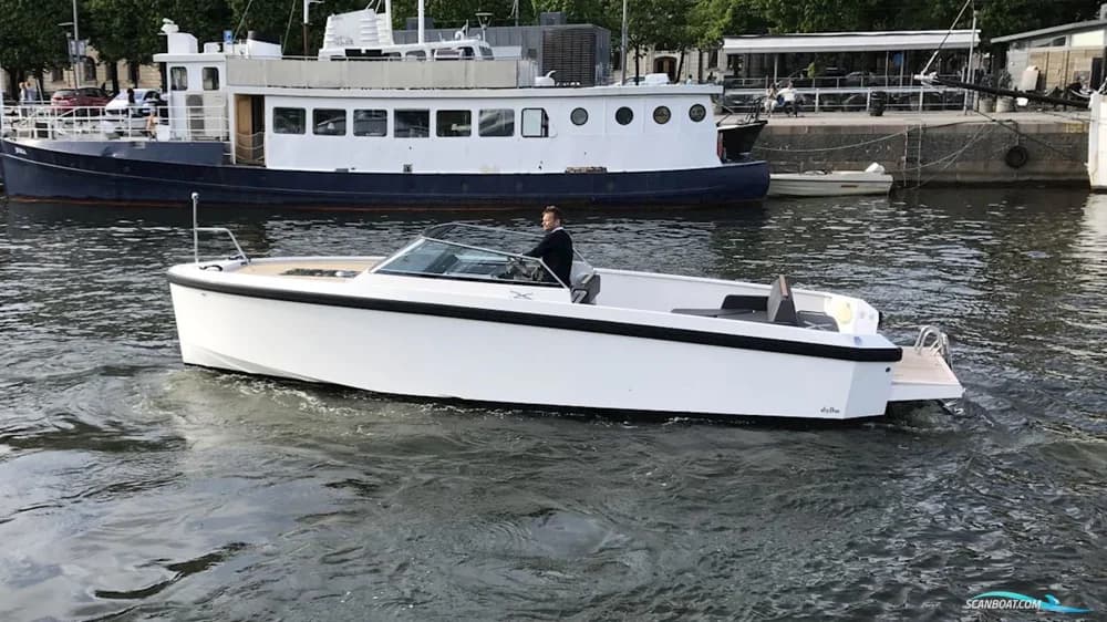 Delta 26 Open