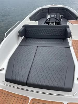 M&D Boote Q 630 Tender 4