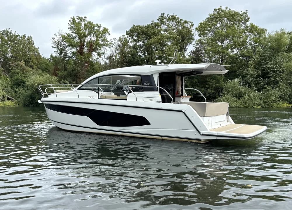 2021 Sealine C335 Boat for Sale in Bray