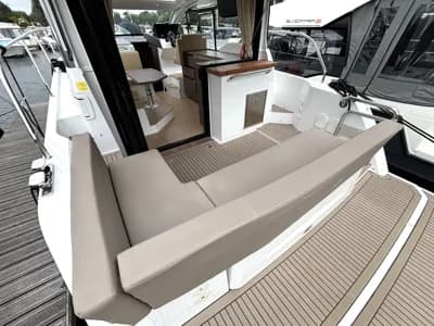 2021 Sealine C335 Boat for Sale in Bray 5