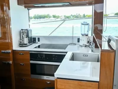 2021 Princess S62 Boat for Sale in Nassau 3