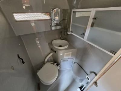 Sea Ray 220DA 4