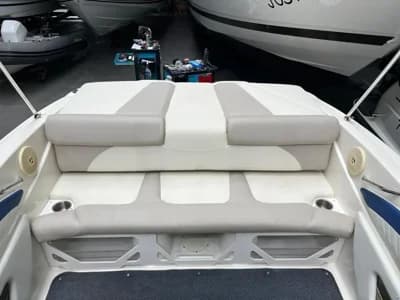 Glastron 205 GT Bowrider 3