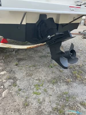 Bayliner 642 Cuddy 2