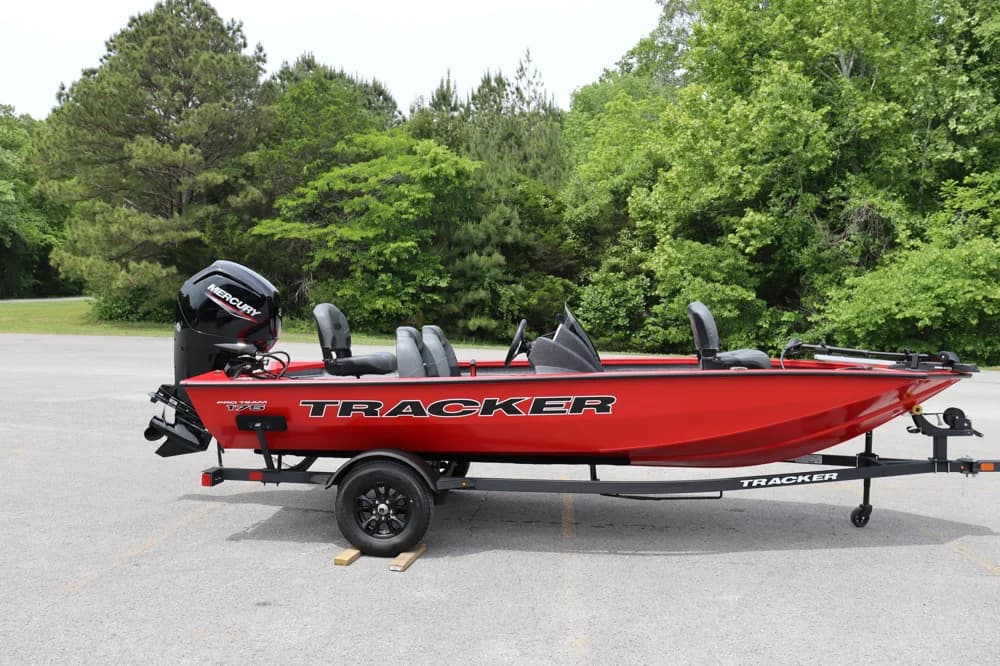 2026 Tracker Pro Team 175