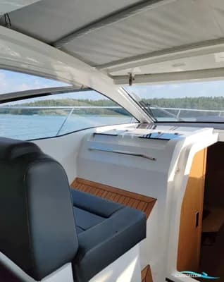 Sealine S330 4