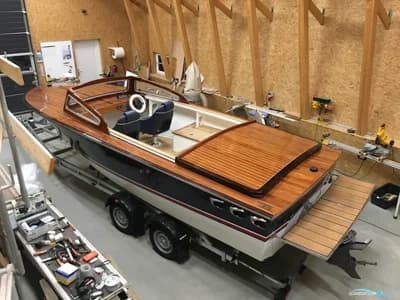 Classic Elegant Speedboat 2