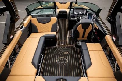 2024 MasterCraft XT23 3