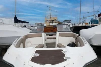 2011 Yamaha Boats 242 Limited 3