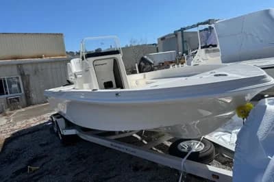 2025 Ranger 2360 Bay 2