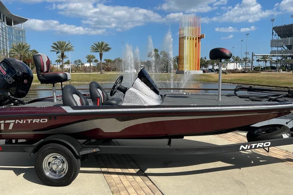 2025 Nitro Z17