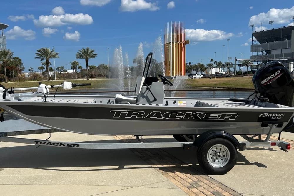 2026 Tracker Bass Tracker Classic CC