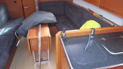 Bavaria Cruiser 32 3