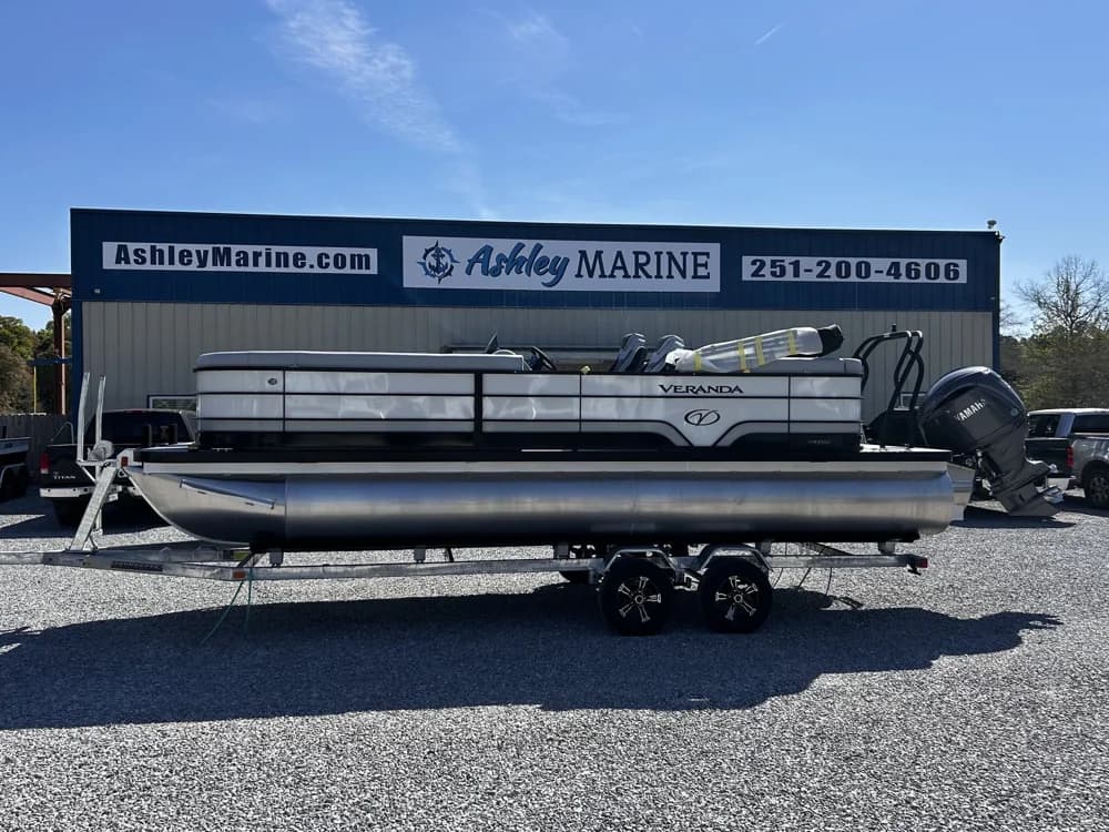 2026 Veranda Vista Series TRITOON-150HP