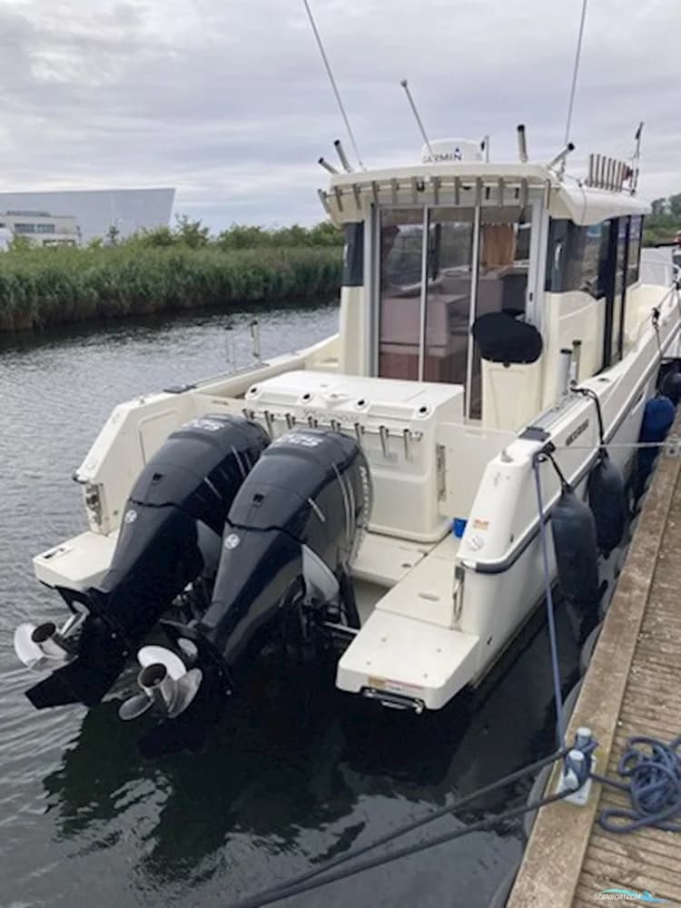Quicksilver 905 Pilothouse (Twin 225)