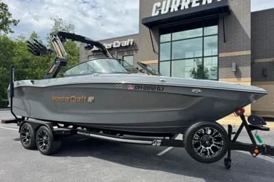 2022 MasterCraft XT23 2