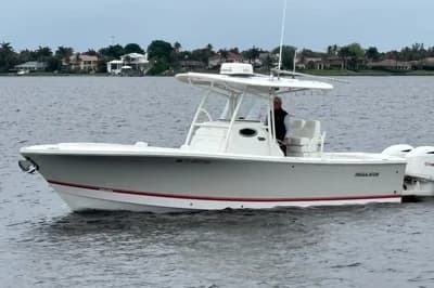 2017 Regulator 28 2