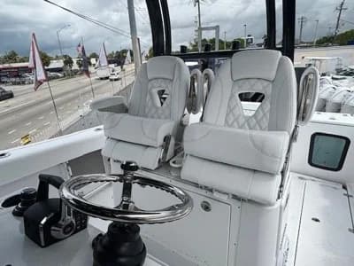 2026 Sportsman Open 282 Center Console 4