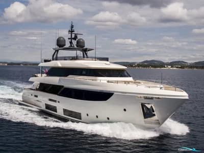 Custom Line Navetta 33 2