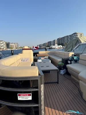 Smartliner Ponton Partybåd Sofa 5