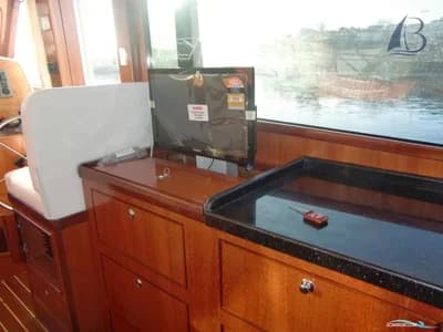 Integrity Motor Yachts Integrity 350 Sedan 3
